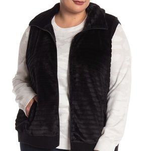 Cable and Gauge lux faux fur zip-up vest